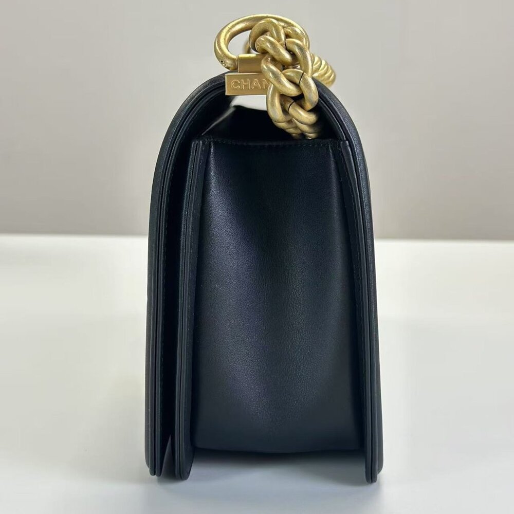 Chanel Black Lampskin Medium Boy Bag Shoulder Bag Crossbody - Picture 2 of 8